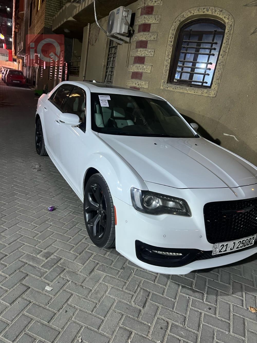 کرایسلەر 300